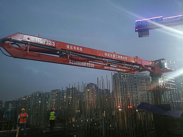 科尼乐重工楼板顶升式液压布料机