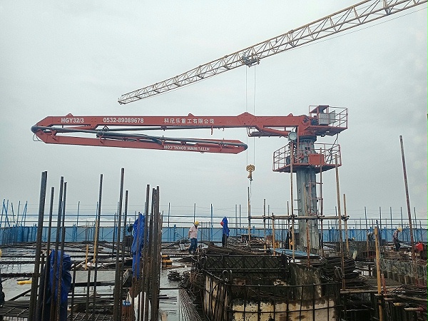 科尼乐重工楼板顶升式液压布料机