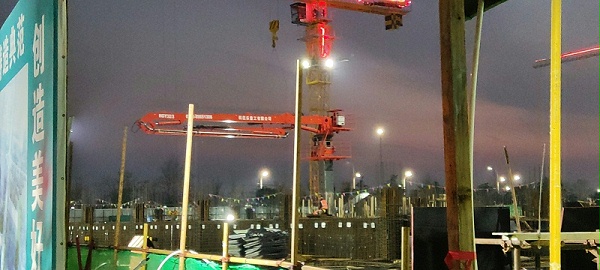 科尼乐重工楼板顶升式液压布料机