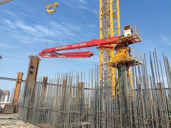 科尼乐重工楼板顶升式液压布料机