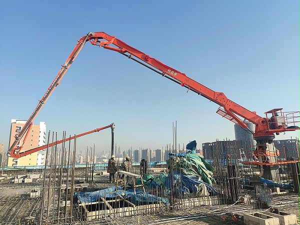 科尼乐重工楼板顶升式液压布料机