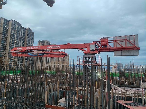 科尼乐重工电梯井内爬式液压布料机