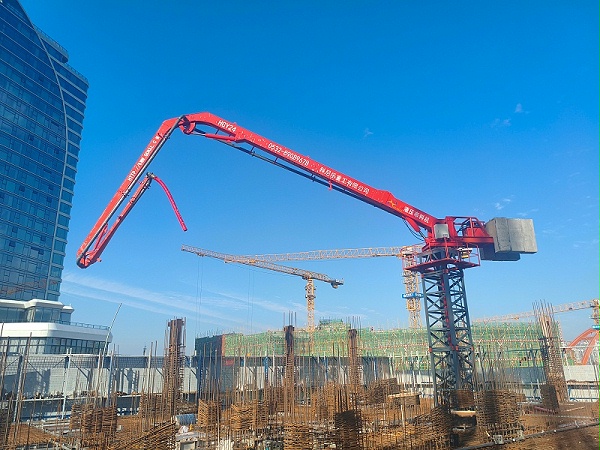 科尼乐重工电梯井内爬式液压布料机