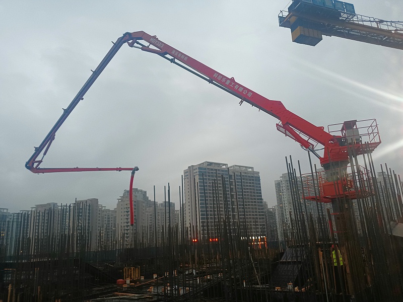 科尼乐重工楼板顶升式液压布料机
